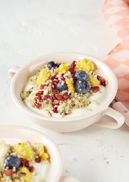ontbijt: Griekse yoghurt met fruitige quinoa