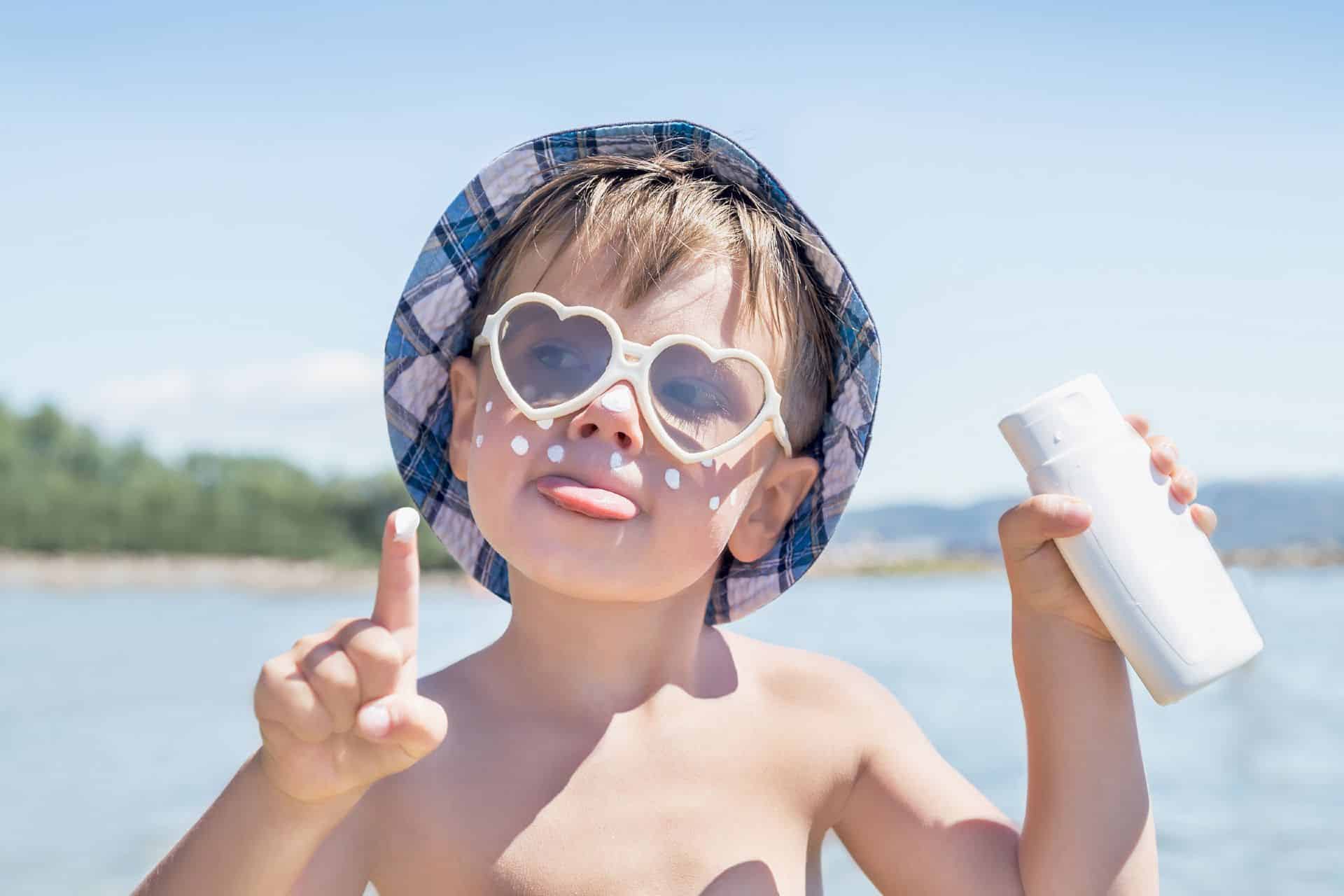 Hoge UV-straling: bescherming tegen zon extra belangrijk voor kinderen