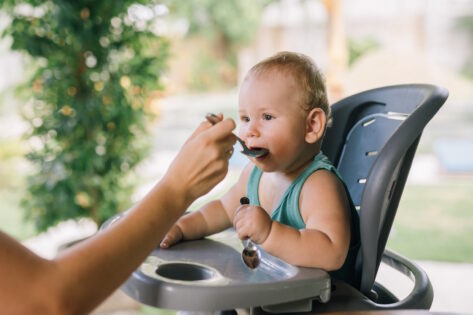 Hoe stel je een bordje met gezonde voeding samen voor je baby?