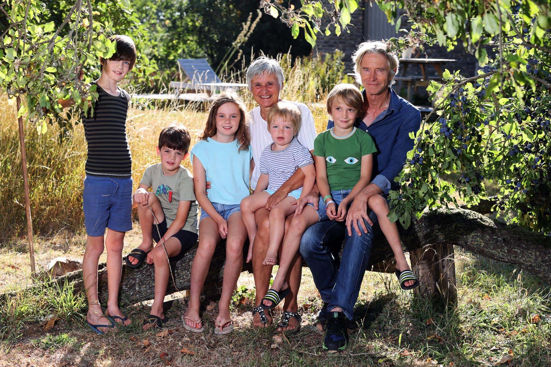 Opa Guide en oma Trees: 'Grootouder zijn ervaren wij als een luxe-versie van het ouderschap'