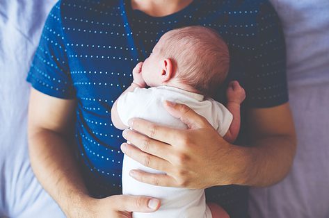 Ontwikkelingspsycholoog Bart Soenens over de impact van de coronacrisis op baby's: 'Een warm nest, dat is wat telt '