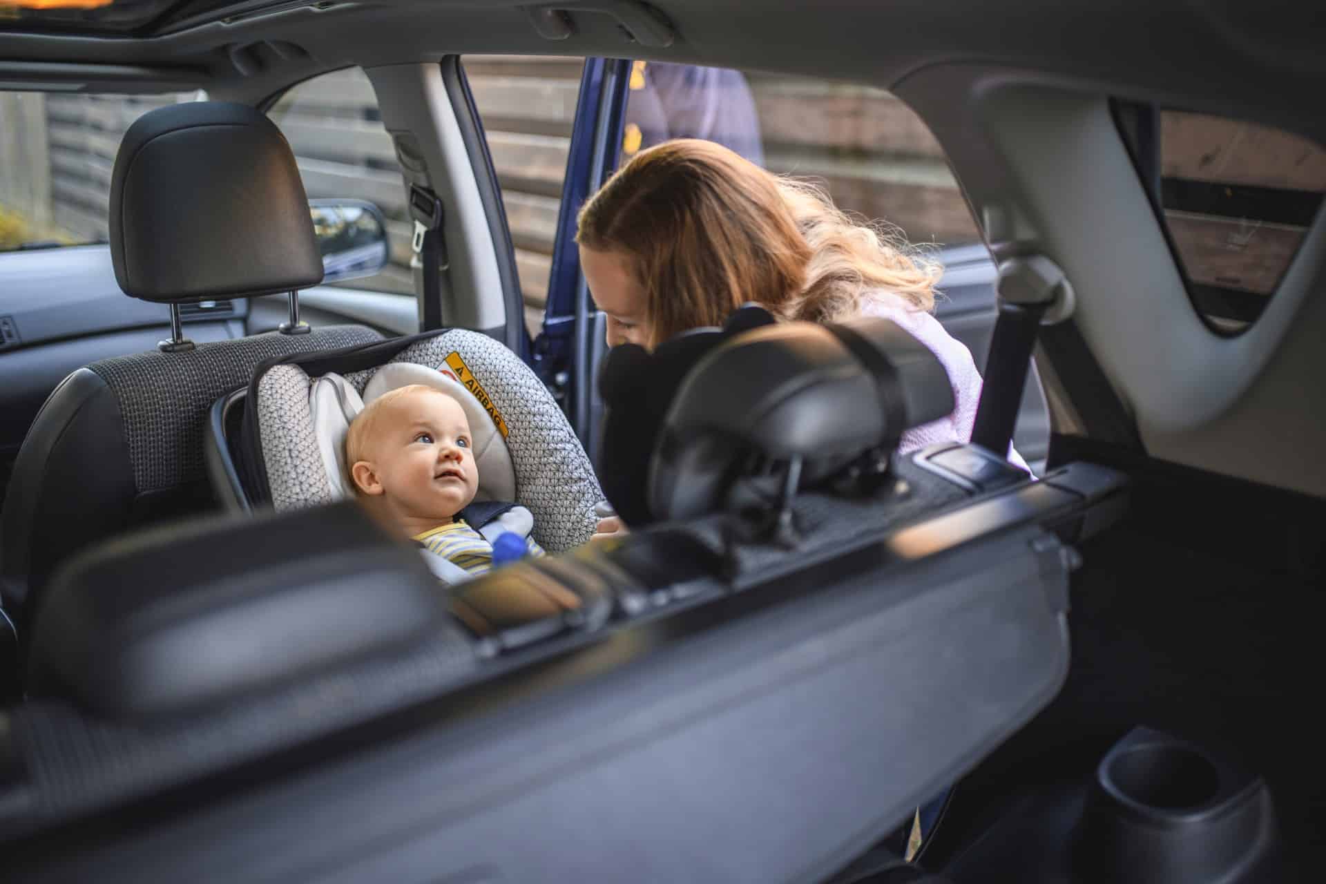Je kind veilig in de auto: van babyzitje tot verhogingskussen
