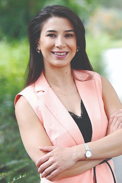 Nahile Huseynova wil als leerkracht rolmodel zijn voor nieuwkomers: 'Wiskunde is schitterend. Ik leg het met handen en voeten uit'