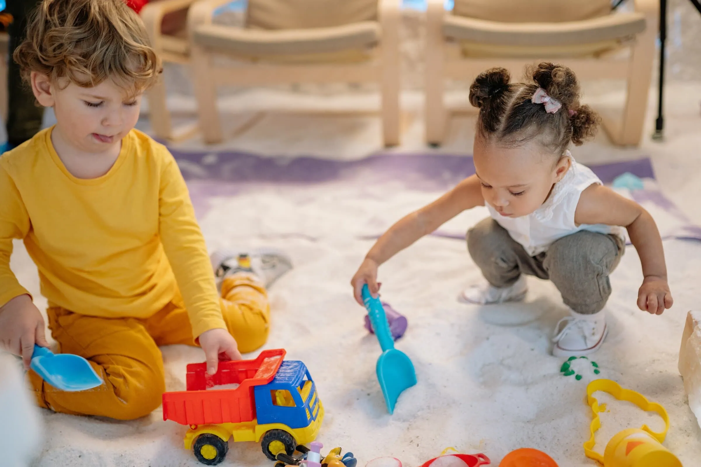 geeuwen Een bezoek aan grootouders efficiëntie Samen spelen en speelgoed delen: moeilijk voor een kleuter
