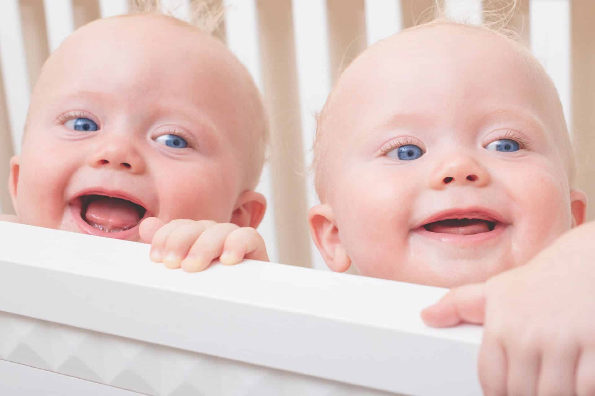 Een tweeling van 11 maanden: dubbele pret & dubbele waakzaamheid!