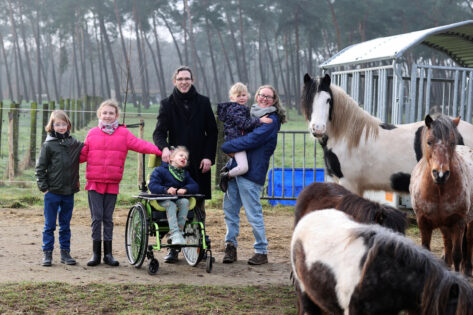 Lisa en Geert hebben een zorgboerderij: 'Kinderen met een beperking bloeien open bij dieren'